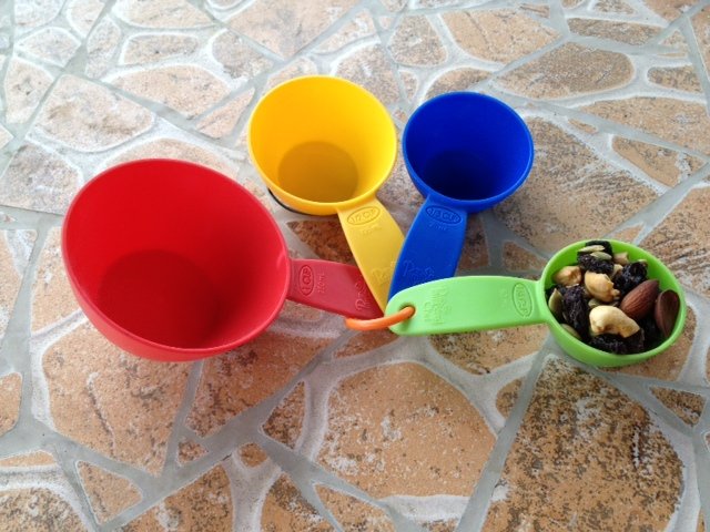 WHY it's so important to read Nutrition Fact food label measure cups with quarter cup trail mix