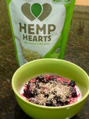 What to Eat for Breakfast - Interview with the Nutrition Babes* Nutrition Babes Overnight Oats with Greek Yogurt and Berries